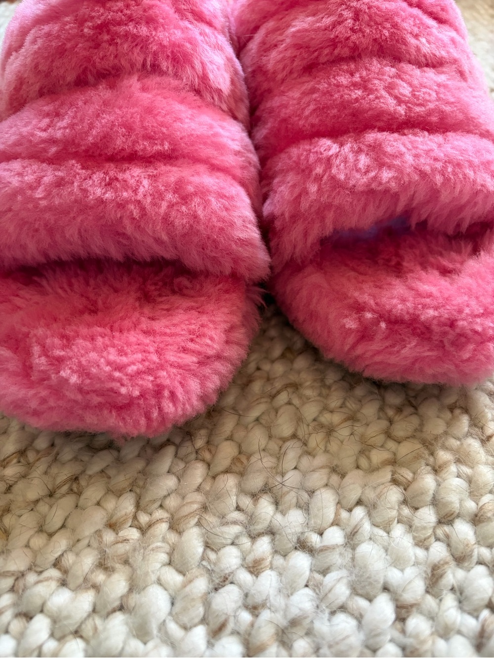 UGG Pink Fluff Yeah Slippers Size 9 Women’s - Picture 4 of 10